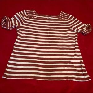 Croft & Barrow Women’s size XL. Quarter sleeve top/ gold buttons on both sleeves